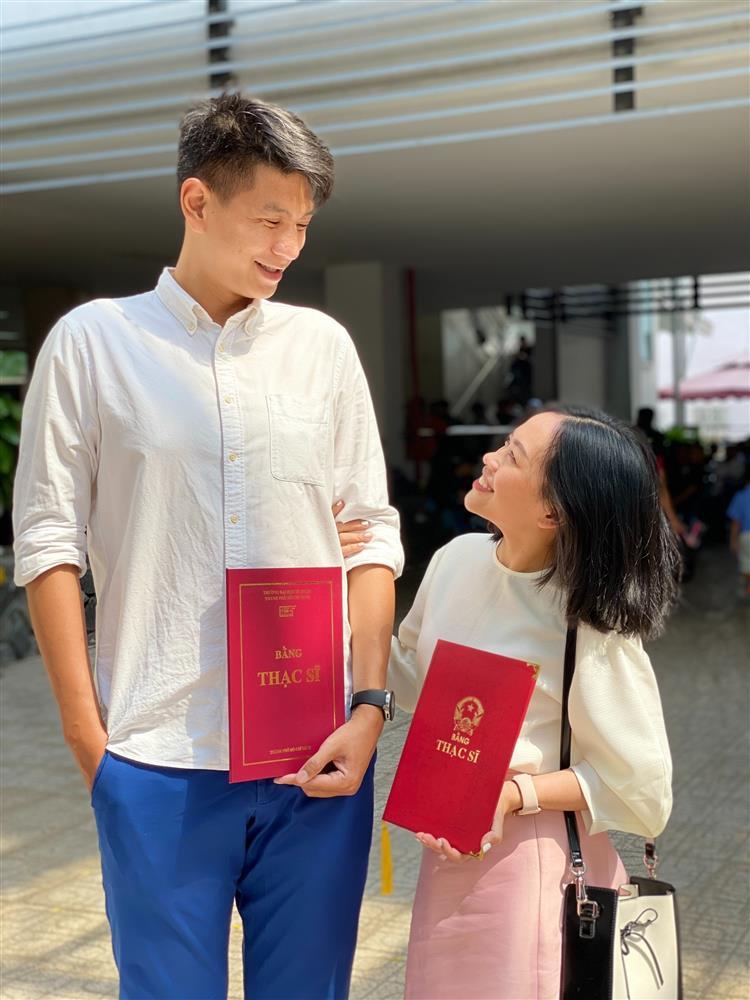 Cuộc sống dở khóc, dở cười của chàng khổng lồ và cô vợ tí hon ở TPHCM-4