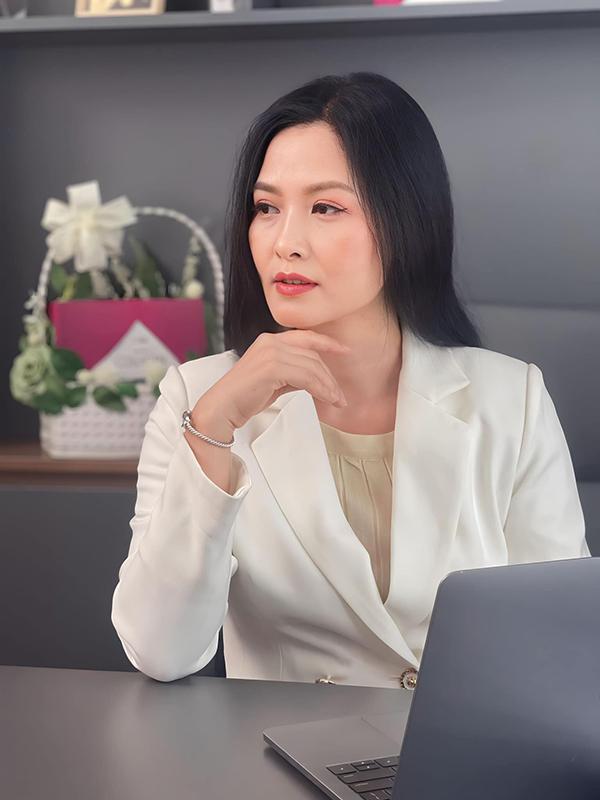 Mỹ nhân vũ trụ VFC làm mẹ đơn thân: Thúy Hà không phải lo lắng cho người khác, sống vì mình và con-4