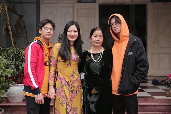 Mỹ nhân vũ trụ VFC làm mẹ đơn thân: Thúy Hà không phải lo lắng cho người khác, sống vì mình và con-5