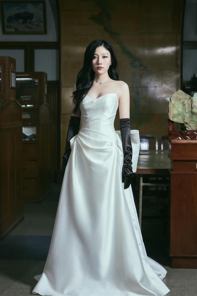 Em gái Trấn Thành nâng cấp phong cách sau khi giảm cân thành công-9