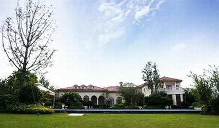 Mỹ nhân không chịu già và gia thế khủng cỡ nào mà cả showbiz kiêng nể?-9