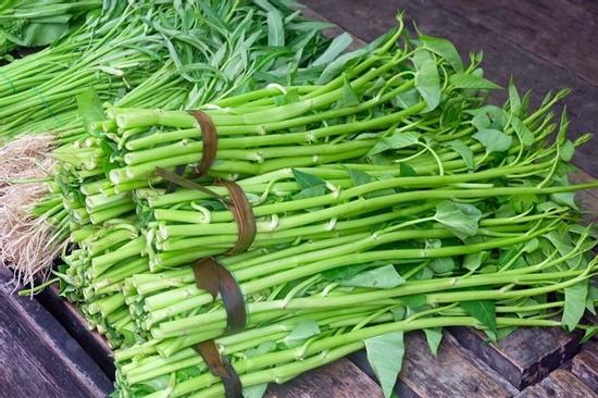 Người tuyệt đối không nên ăn rau muống