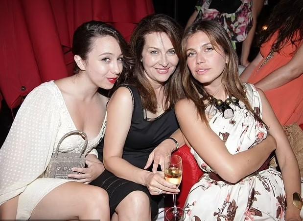 Người phụ nữ khiến tỷ phú 92 tuổi xiêu lòng, sẵn sàng cưới vợ lần thứ 5-3