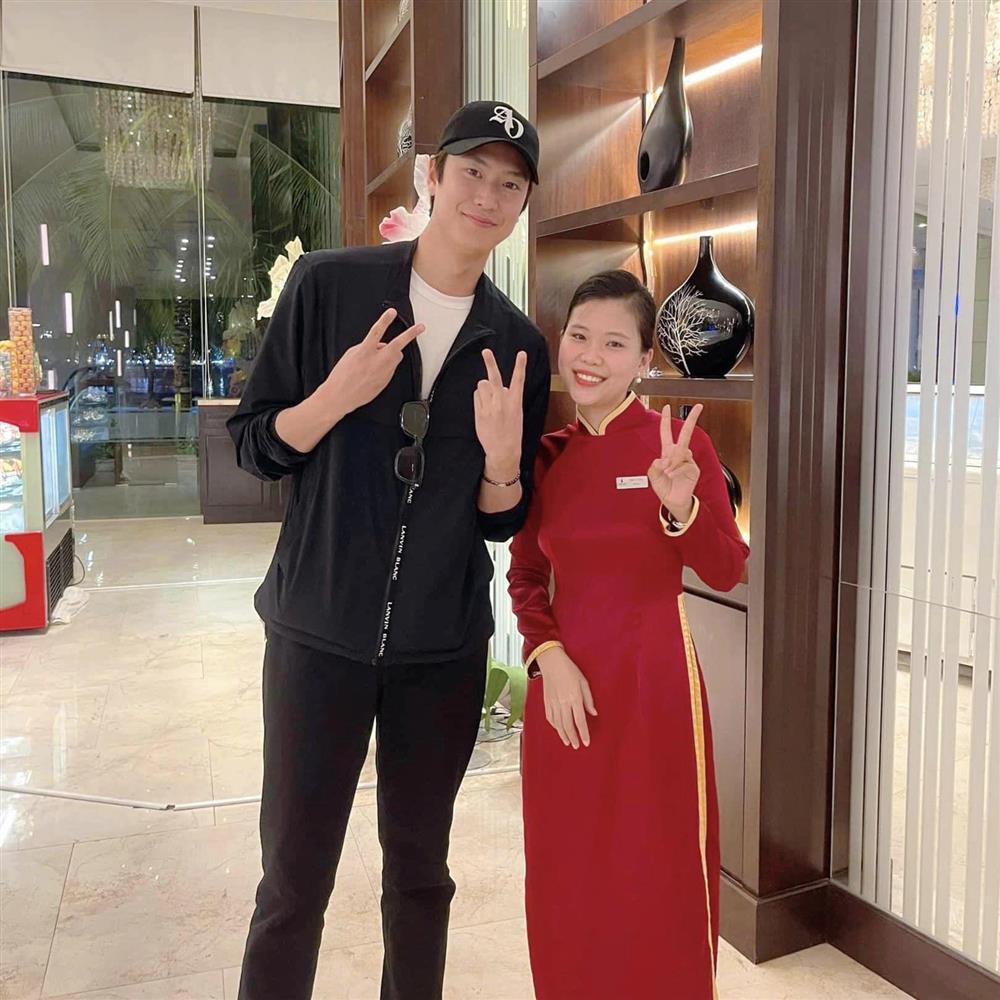 Dàn sao Cô Đi Mà Lấy Chồng Tôi du lịch Việt Nam, nhan sắc Park Min Young gây sốt-4