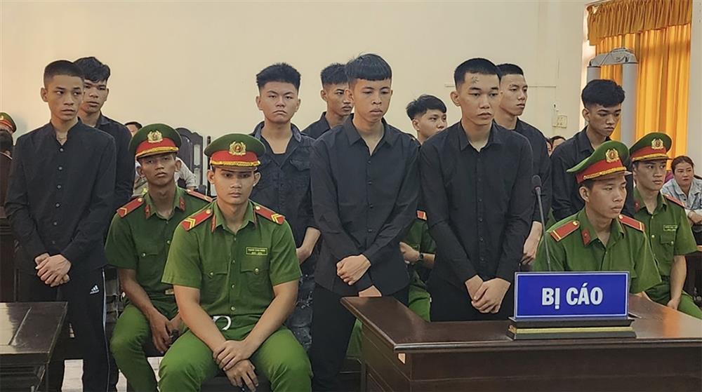 Tuyên án 9 thanh, thiếu niên chém nhầm người ở cây xăng-1