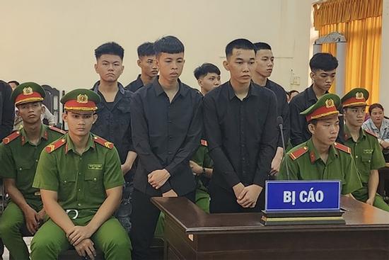 Tuyên án 9 thanh, thiếu niên chém nhầm người ở cây xăng