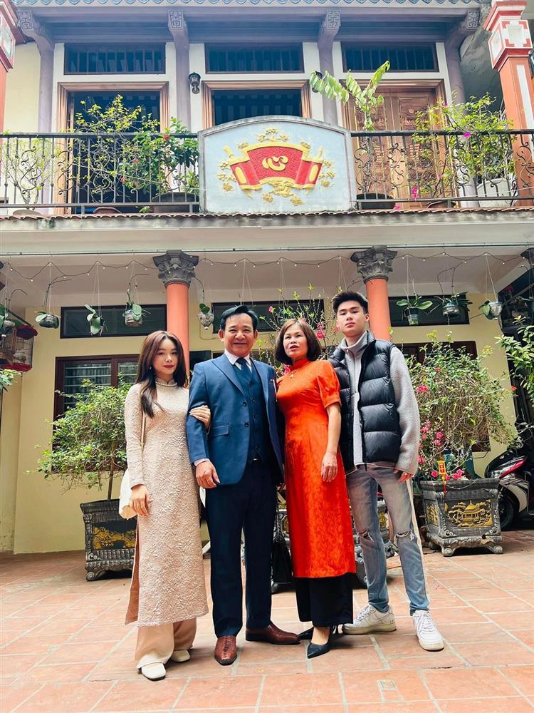 Nhà như lâu đài, đại gia chân đất Quang Tèo ở nhà vẫn phải xin phép vợ-4