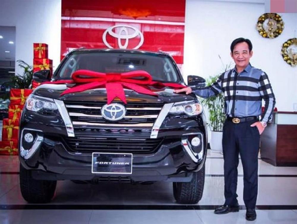 Nhà như lâu đài, đại gia chân đất Quang Tèo ở nhà vẫn phải xin phép vợ-5