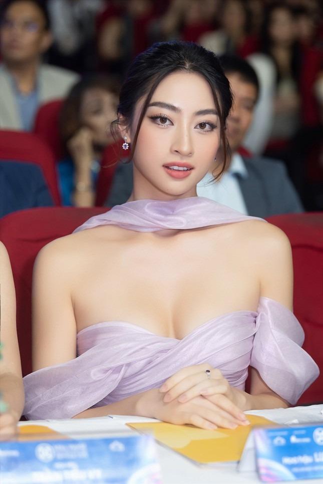 Hoa hậu Lương Thùy Linh có đủ tầm làm giám khảo ở tuổi 24?-3