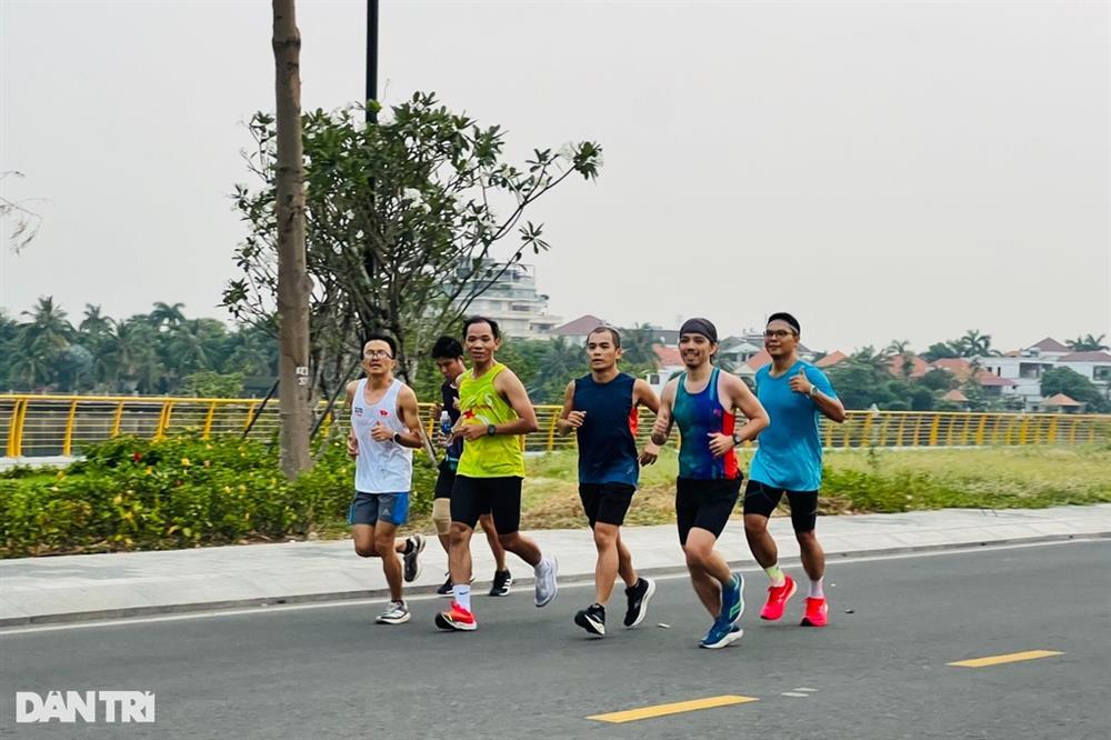 Nhiều người tố bị vỗ mông, đánh vào đầu khi chạy bộ sớm ở TPHCM-3