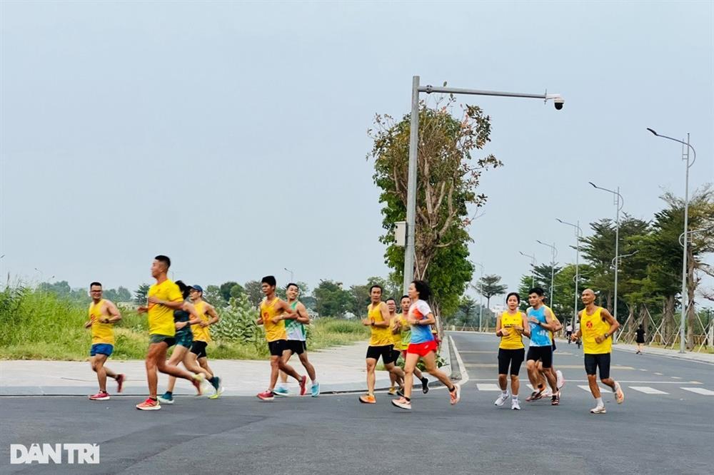 Nhiều người tố bị vỗ mông, đánh vào đầu khi chạy bộ sớm ở TPHCM-4