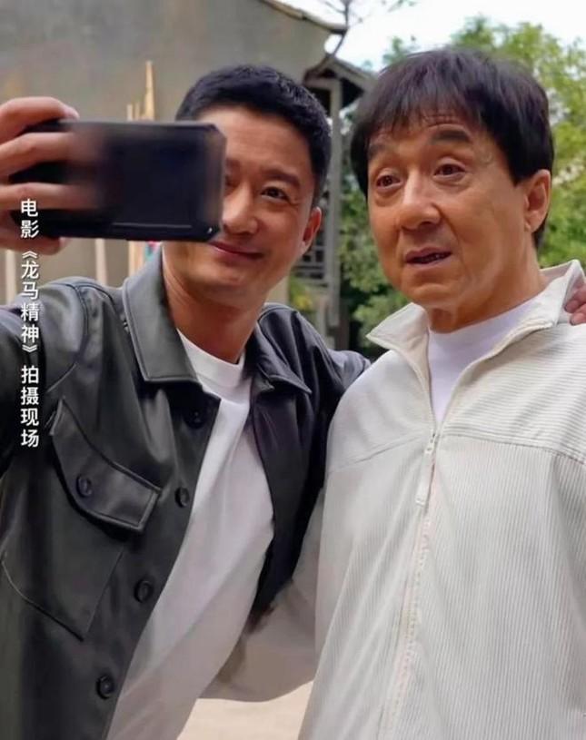 Thành Long trông già nua-4