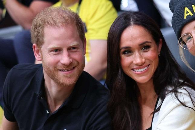 Harry và Meghan lên tiếng về ồn ào ảnh photoshop của Kate-1