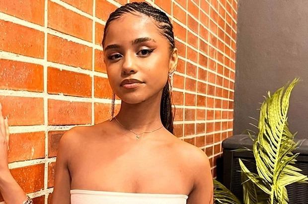 Động thái mới nhất của Lisa (BLACKPINK) sau khi rời YG-3