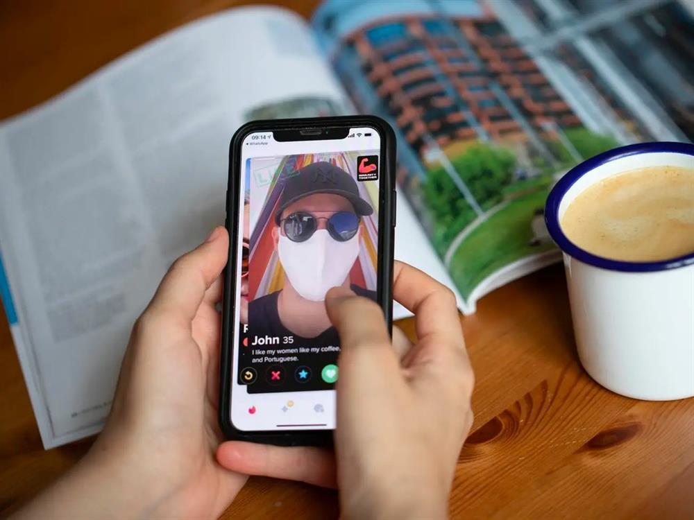 Vì sao giới trẻ từ bỏ ứng dụng hẹn hò để gặp gỡ chớp nhoáng với người lạ?-1