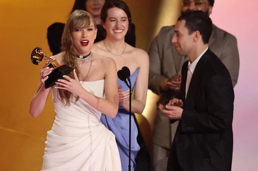 Sơn Tùng M-TP ngày càng đơn độc?-11