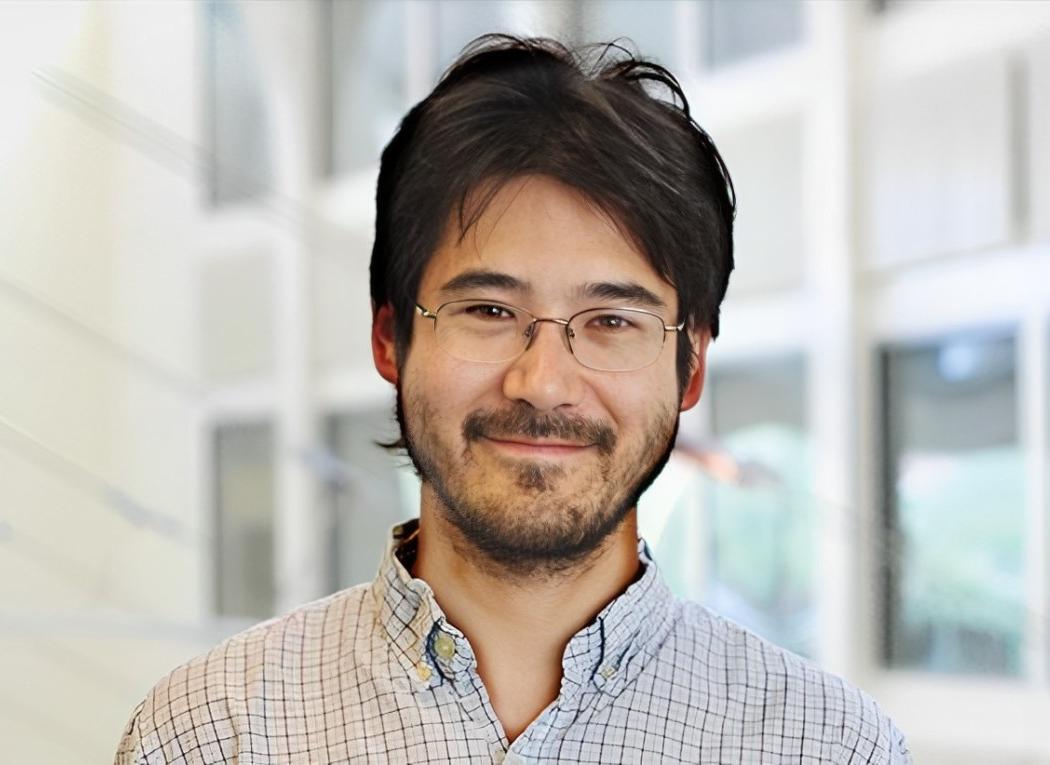 Nam sinh IQ cao hơn Albert Einstein, giành Huy chương Vàng Olympic năm 13 tuổi-2