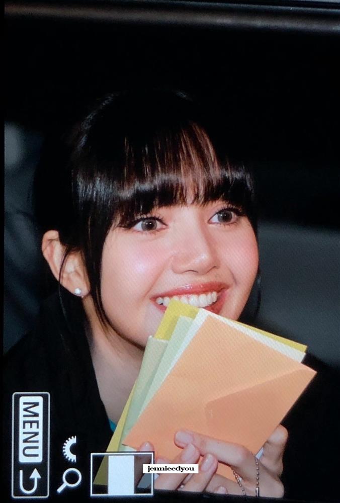 Lisa tiết lộ nguồn gốc tên công ty riêng, thẳng thắn từ chối khéo một yêu cầu từ fan-3