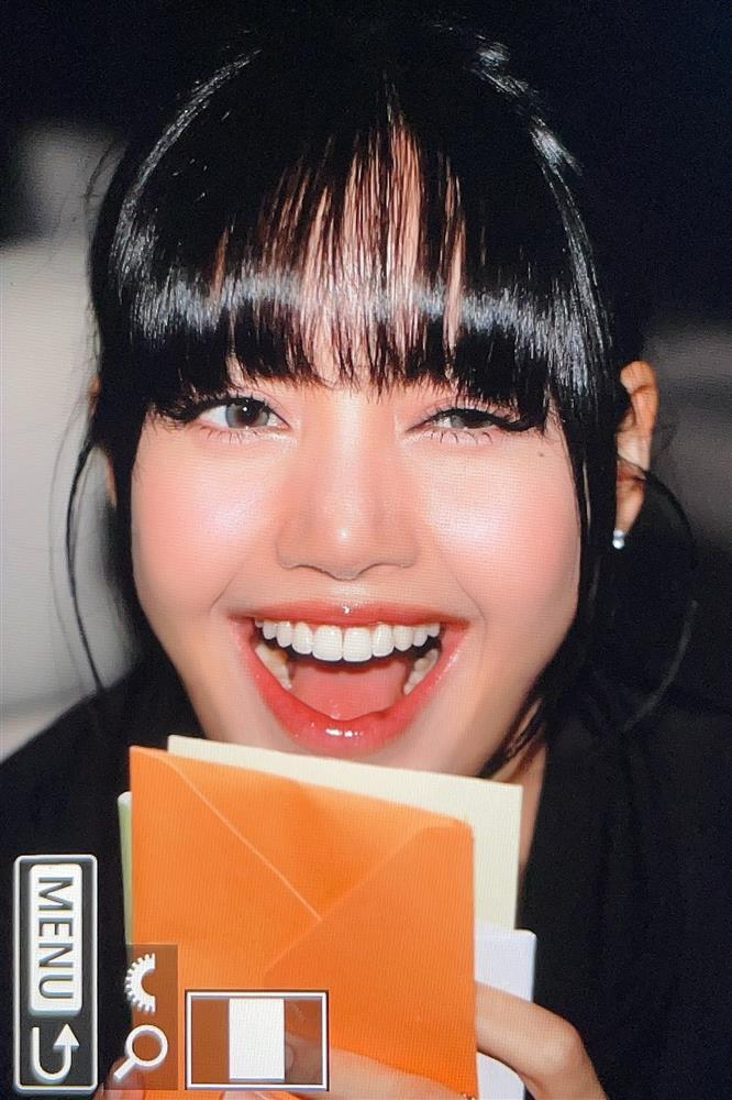 Lisa tiết lộ nguồn gốc tên công ty riêng, thẳng thắn từ chối khéo một yêu cầu từ fan-4