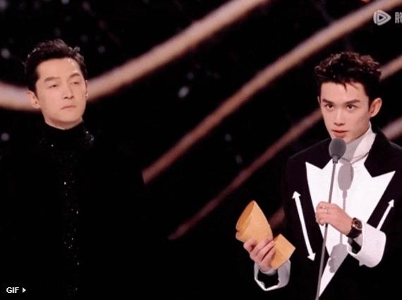 Sau thời gian giữ im lặng, Triệu Lộ Tư và Ngô Lỗi gây sốt khi để lộ bằng chứng hẹn hò-6