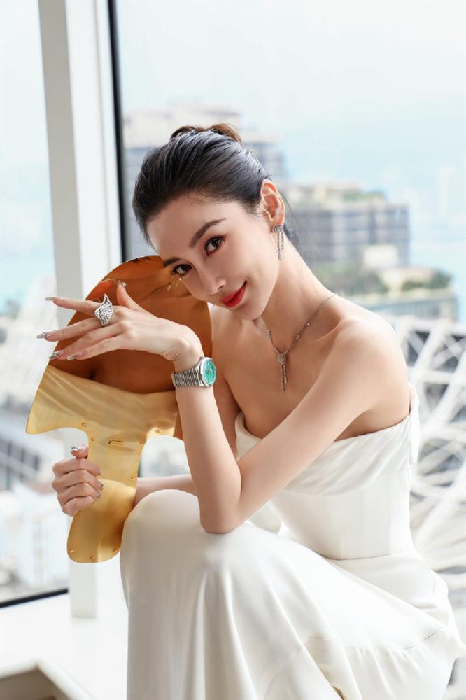 Angelababy khoe vai trần quyến rũ, được khen nhan sắc yêu kiều, thanh lịch hậu thời gian ở ẩn-3
