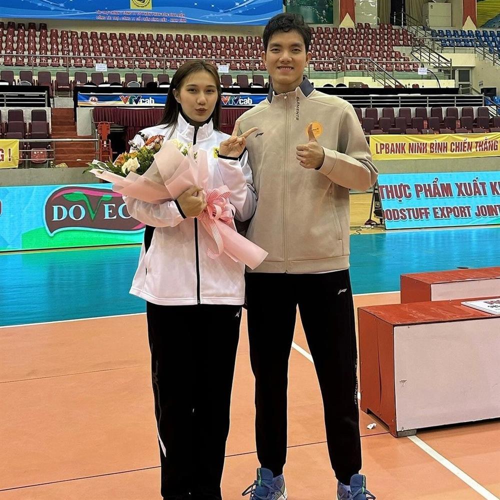 Hot girl bóng chuyền 18 tuổi cao 1,73m, thần thái như hoa hậu-2