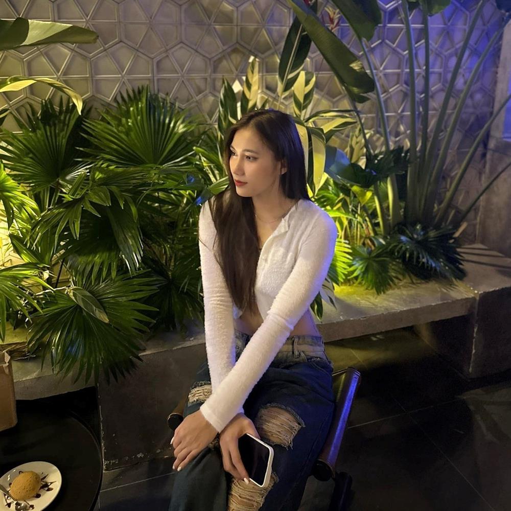 Hot girl bóng chuyền 18 tuổi cao 1,73m, thần thái như hoa hậu-6