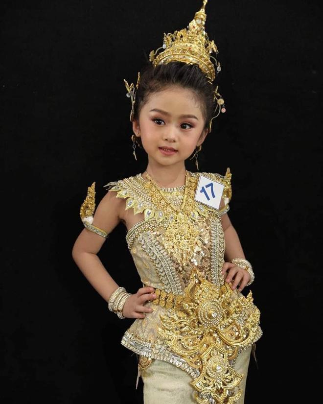 Có hào quang hoa hậu từ năm 6 tuổi, bản sao nữ chính Chiếc Lá Cuốn Bay chỉ lo kiếm tiền, CĐM thương cảm vì mất tuổi thơ-1