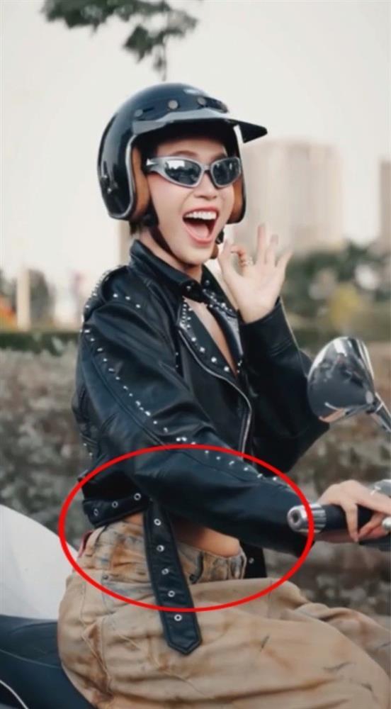 Minh Tú vướng nghi vấn đang có tin vui do để lộ vòng 2 lùm lùm-1