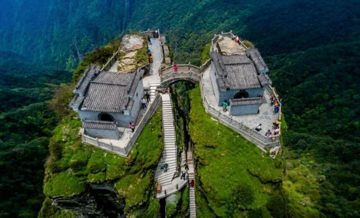 Chùa cổ tọa lạc trên đỉnh núi 2.500 mét ở Trung Quốc, được ví như tiên cảnh hạ giới-3