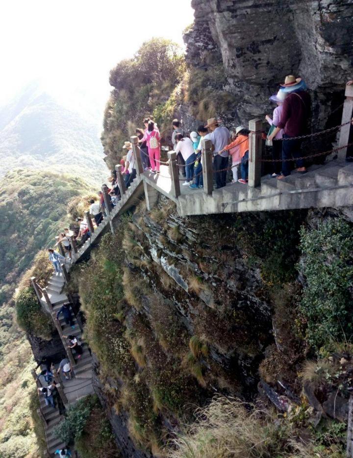 Chùa cổ tọa lạc trên đỉnh núi 2.500 mét ở Trung Quốc, được ví như tiên cảnh hạ giới-6