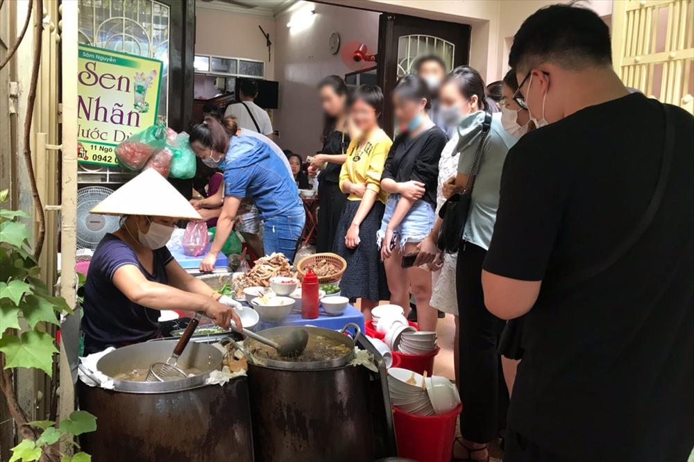 Sự thật đóng cửa quán bún ngan Nhàn sau bài tố chửi khách, đòi đốt vía-2