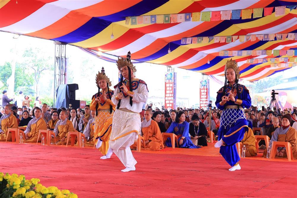 Khai quang điểm nhãn tôn tượng Đức Phật Thích Ca tại Đại Bảo Tháp Mandala Tây Thiên-2