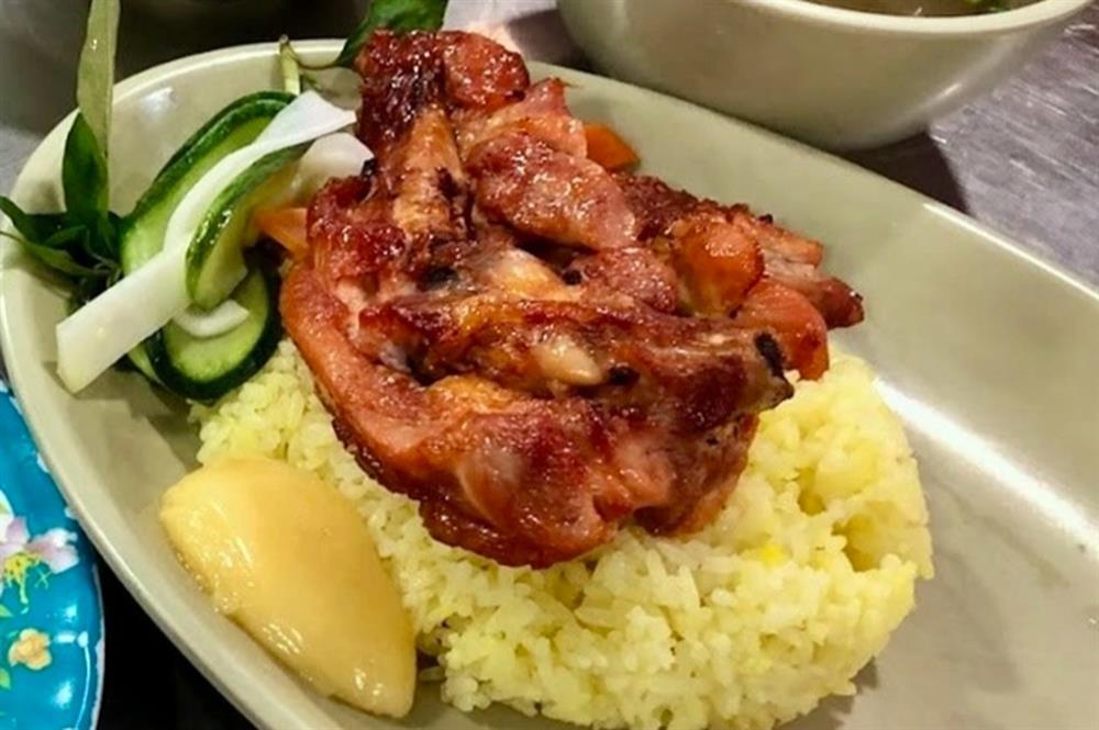 Vụ 345 người nhập viện sau khi ăn cơm gà: Một thai phụ chuyển biến nặng-2