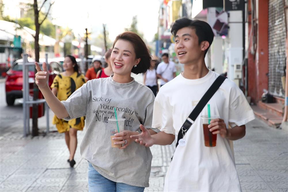 Vàng cao kỷ lục, bạn trẻ nhịn uống trà sữa dành tiền tặng vàng người yêu-1