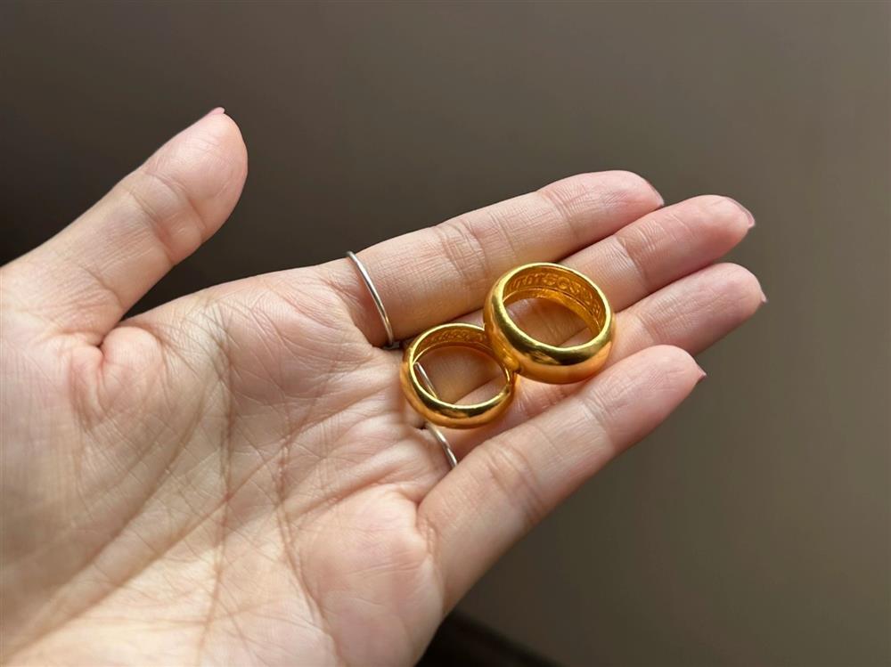 Vàng cao kỷ lục, bạn trẻ nhịn uống trà sữa dành tiền tặng vàng người yêu-5