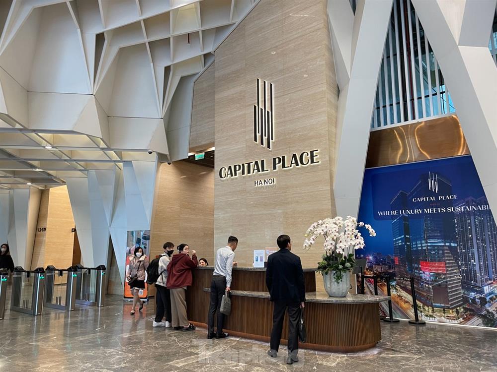 Cận cảnh tòa nhà 1 tỷ USD ở Hà Nội của bà Trương Mỹ Lan-5