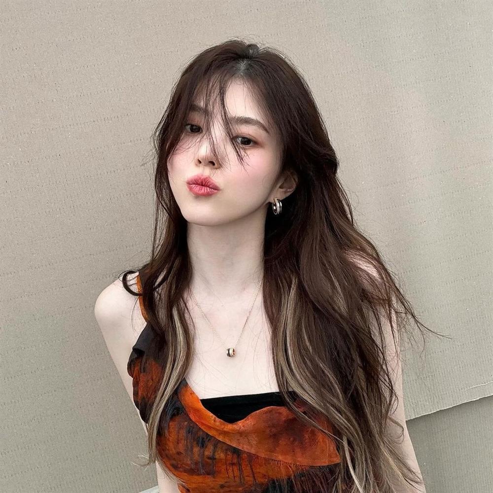 Vướng lùm xùm tình ái, sự nghiệp thời trang của Han So Hee có bị lung lay?-1