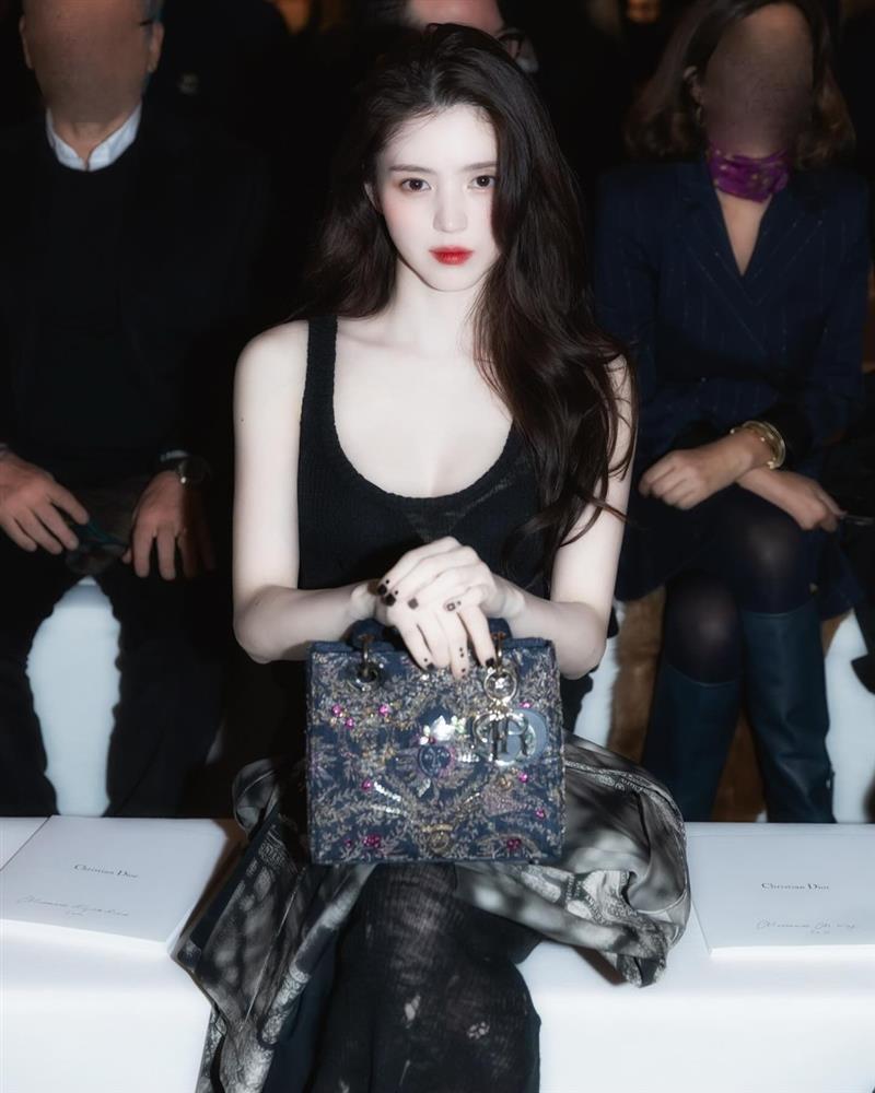 Vướng lùm xùm tình ái, sự nghiệp thời trang của Han So Hee có bị lung lay?-2