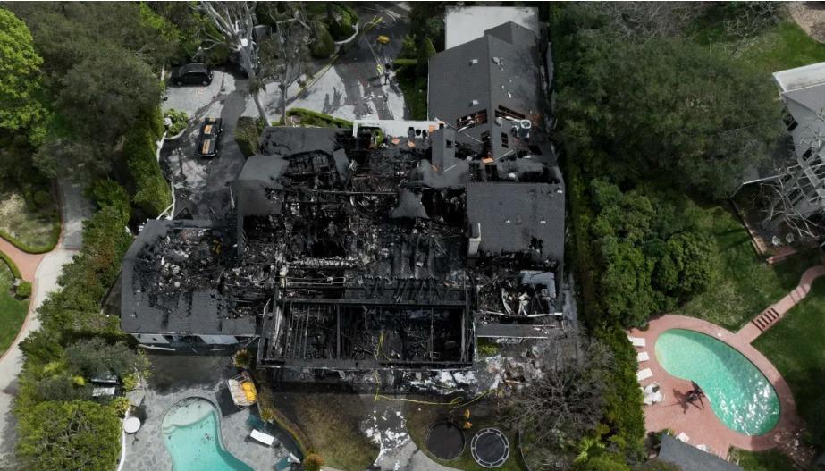 Nguyên nhân vụ cháy kinh hoàng thiêu rụi biệt thự 170 tỷ của diễn viên nổi tiếng-1