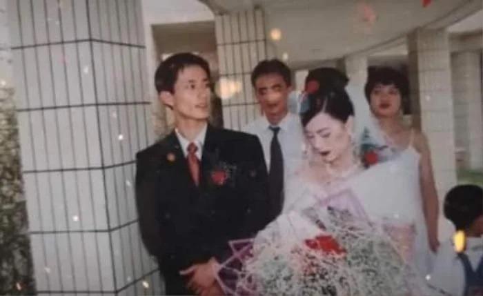 Nhan sắc bố ruột Triệu Lộ Tư khiến dân tình phát sốt, góc nghiêng hoàn hảo được cô nàng hưởng trọn-1