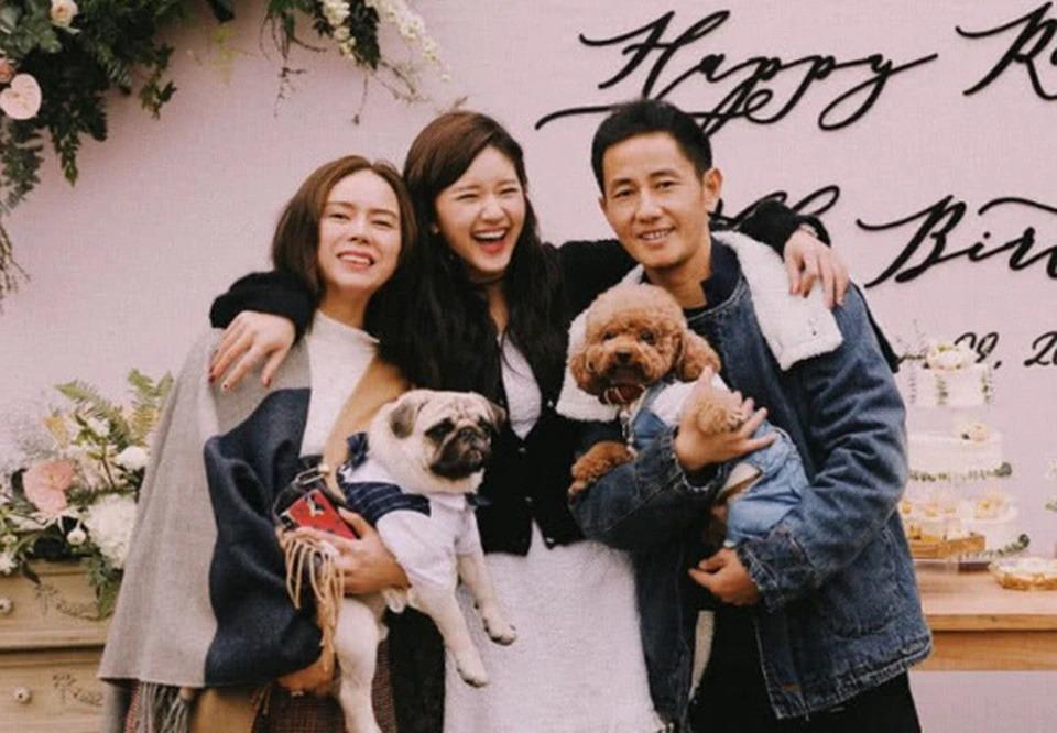 Nhan sắc bố ruột Triệu Lộ Tư khiến dân tình phát sốt, góc nghiêng hoàn hảo được cô nàng hưởng trọn-5