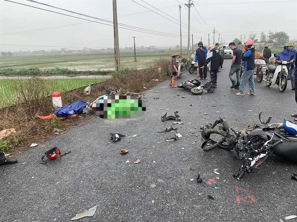 Xe đạp điện va chạm xe máy, 1 người chết, 4 người bị thương-1