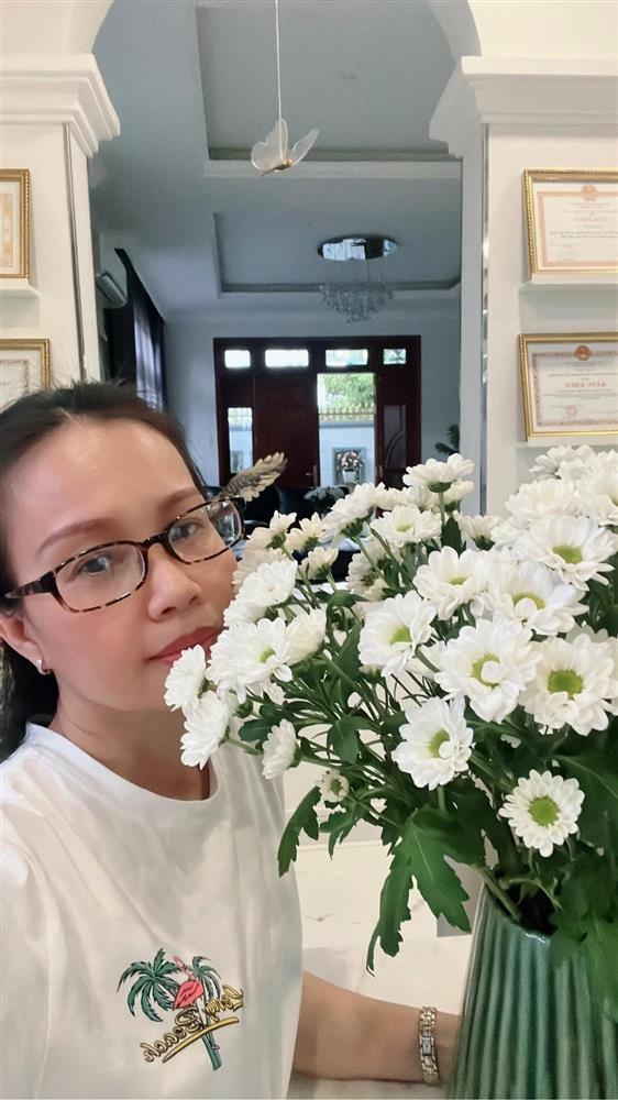 Ca sĩ Cẩm Ly làm nông dân trong biệt thự 20 tỷ đồng-14