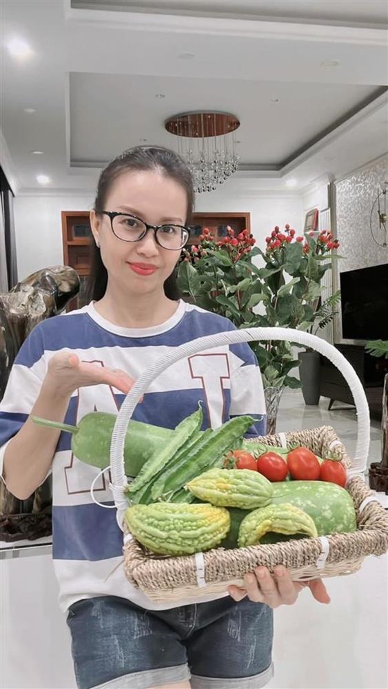 Ca sĩ Cẩm Ly làm nông dân trong biệt thự 20 tỷ đồng-18