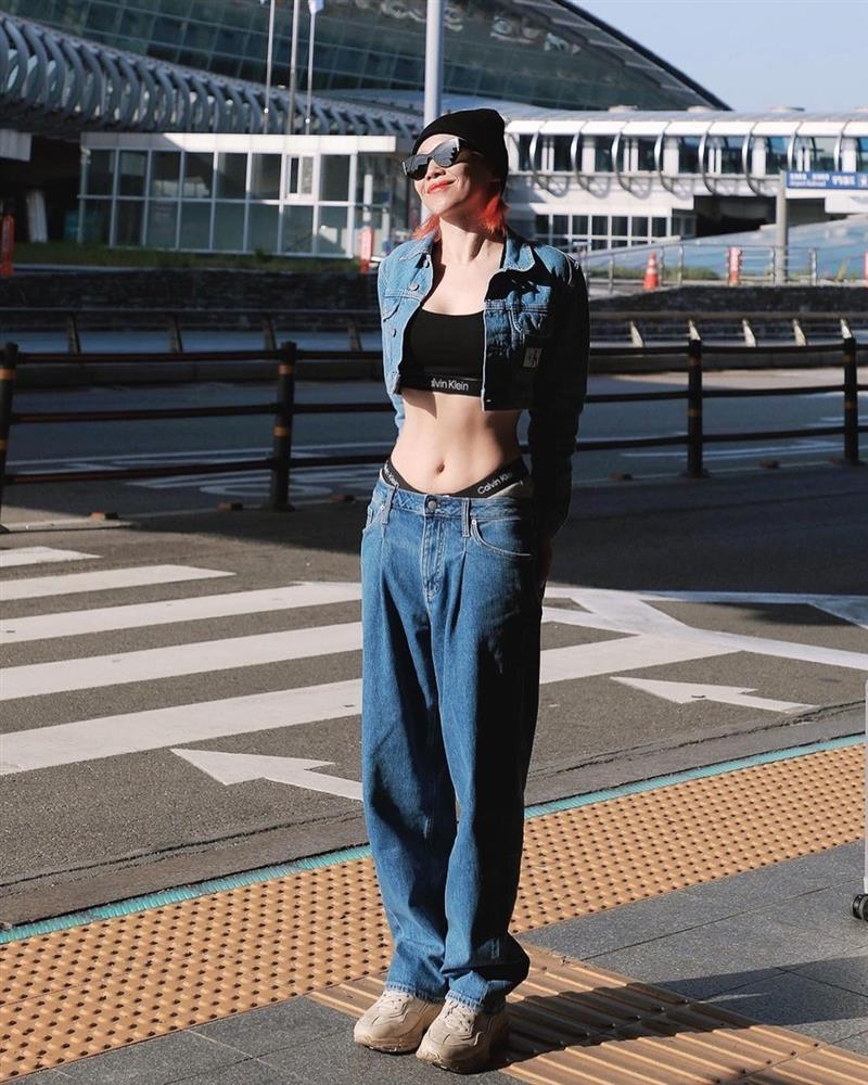 Tóc Tiên ưa chuộng diện váy áo cắt xẻ tôn dáng nóng bỏng-8