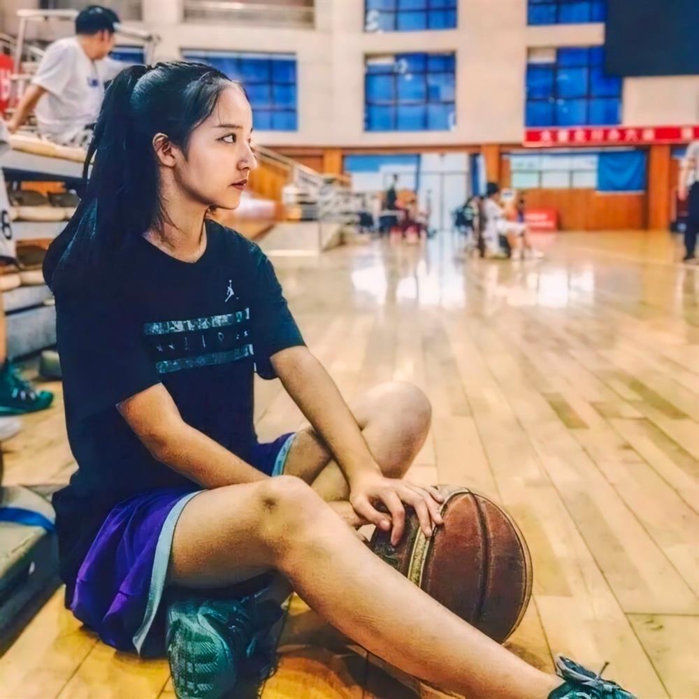 Hai hot girl thể thao gây sốt với vẻ ngoài xinh đẹp, gợi cảm-1