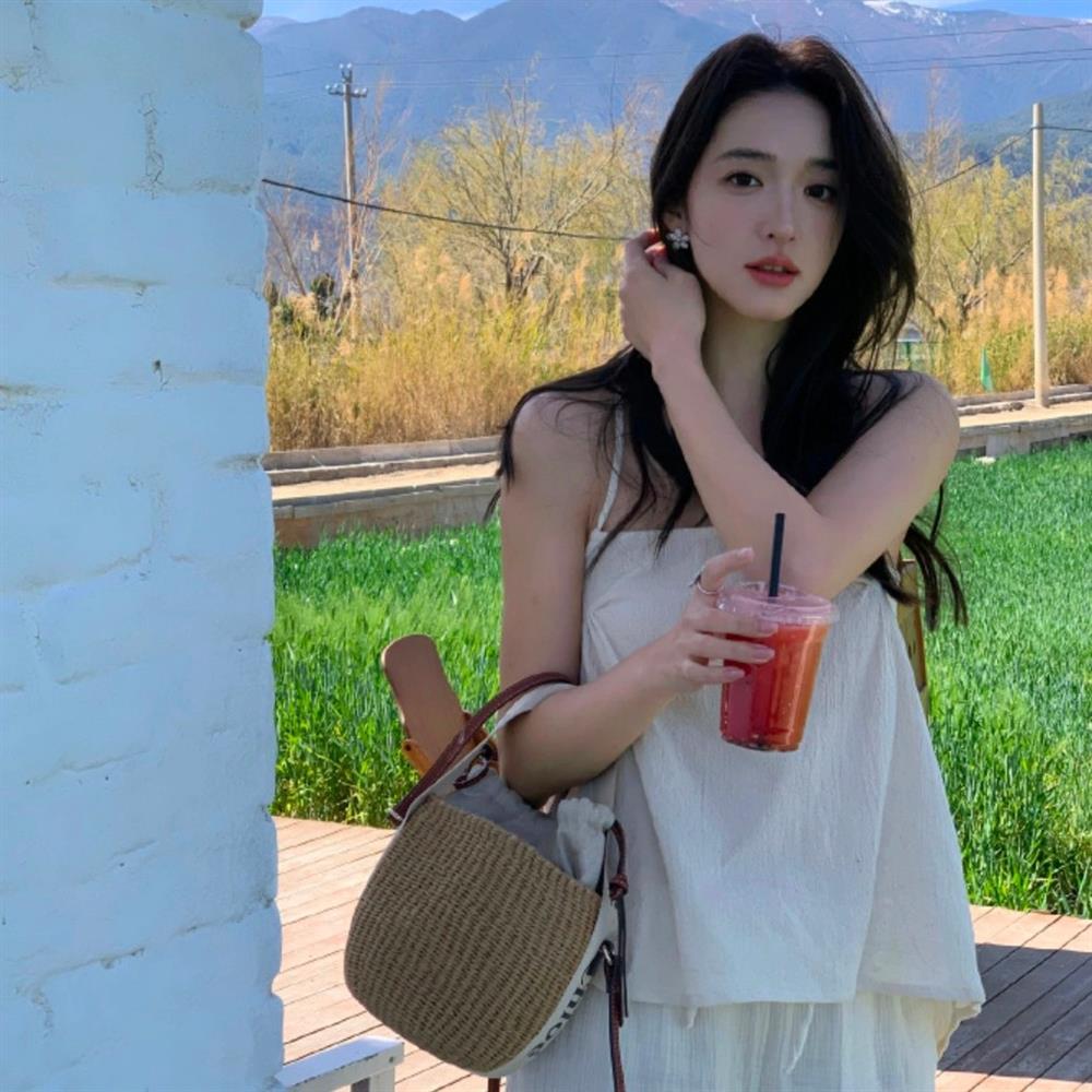 Hai hot girl thể thao gây sốt với vẻ ngoài xinh đẹp, gợi cảm-2