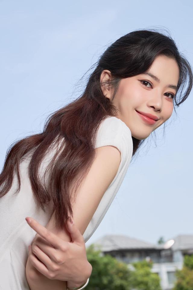 Nam Em gây sốc với cảnh leo ra ban công lúc đang livestream-3