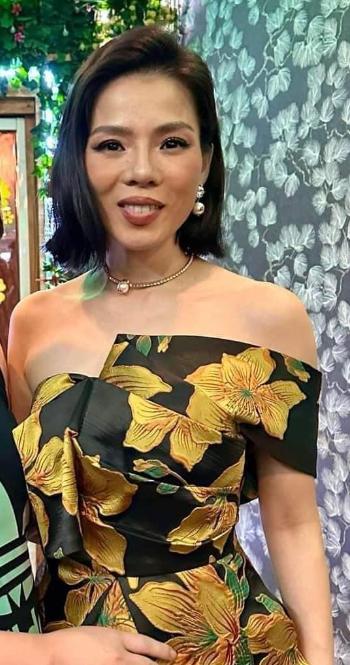 Lệ Quyên bị bóc trần nhan sắc qua loạt ảnh camera thường ở tuổi U50-1